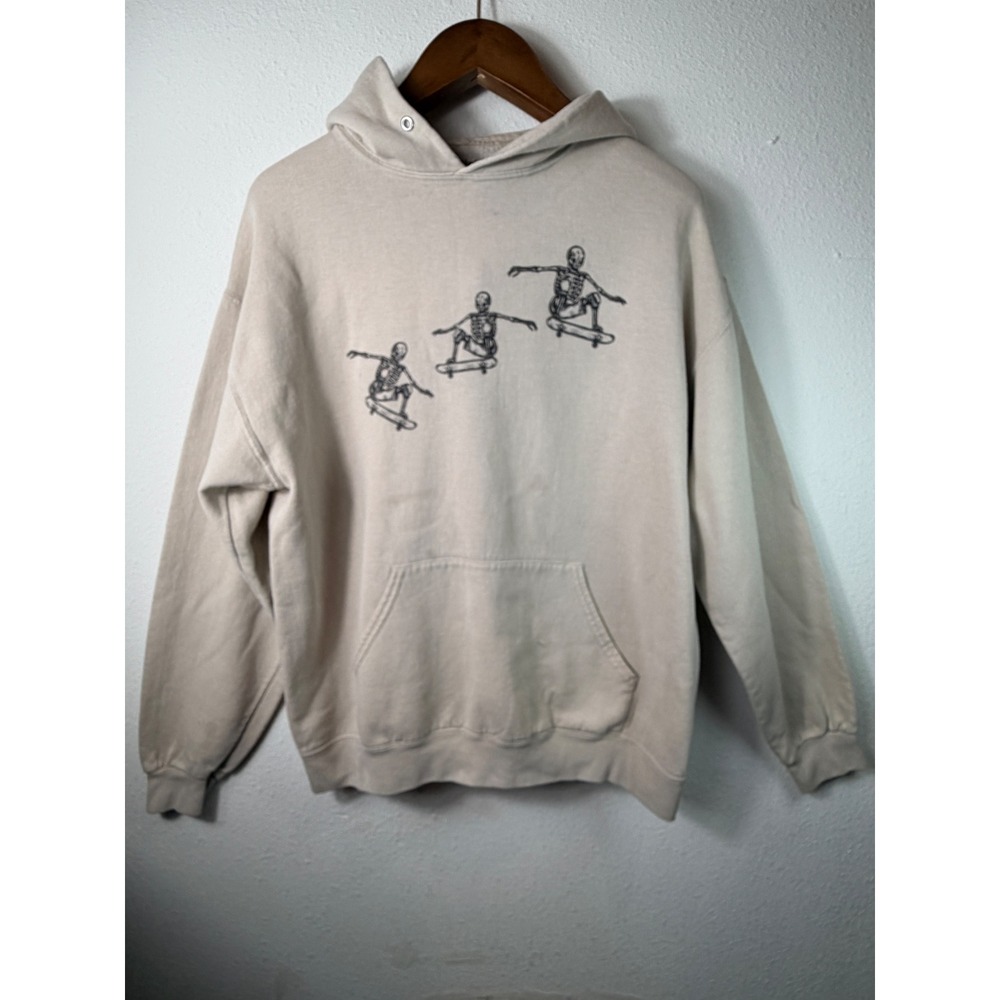 Artist Union Hoodie Groovin Skeletons Skateboarding Trick Cream Color Size Lg